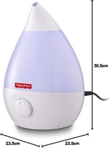 Umidificador de ar infantil Fisher Price HC115 branco com base cinza clara, emitindo névoa fria e luz noturna de LED suave.