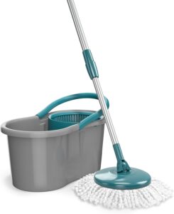 Balde de mop giratório cinza escuro de 8 litros com centrífuga e esfregão de microfibra redondo.