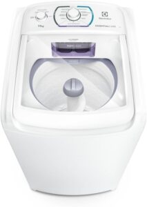 Máquina de lavar roupas Electrolux Essential Care 11kg branca, com abertura superior e painel de botões clássico.