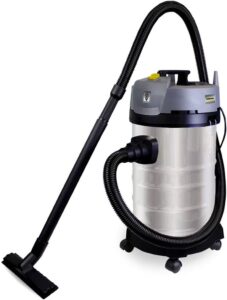 Aspirador de pó e líquidos Kärcher NT 3000 com tanque inox de 30 litros, mangueira longa e bocal de piso.