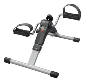 Bicicleta de spinning residencial preta e vermelha, com roda de inércia frontal e banco ajustável esportivo.